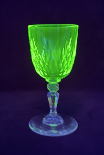 Baccarat nemours uranium glass - nemours,