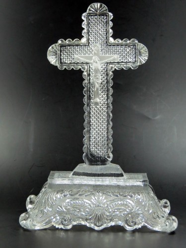 Cross with base baccarat - cross,