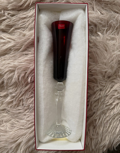 Baccarat red crystal - red,